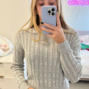 Women’s small grey sweater
